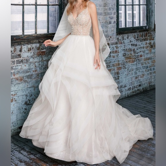 New never worn Justin Alexander Wedding Dress - Picture 4 of 4